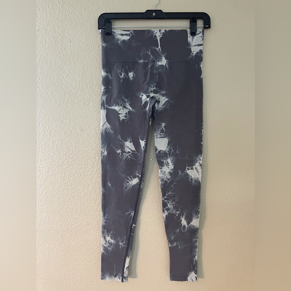 Seamless Leggings w/ Scrunch Butt